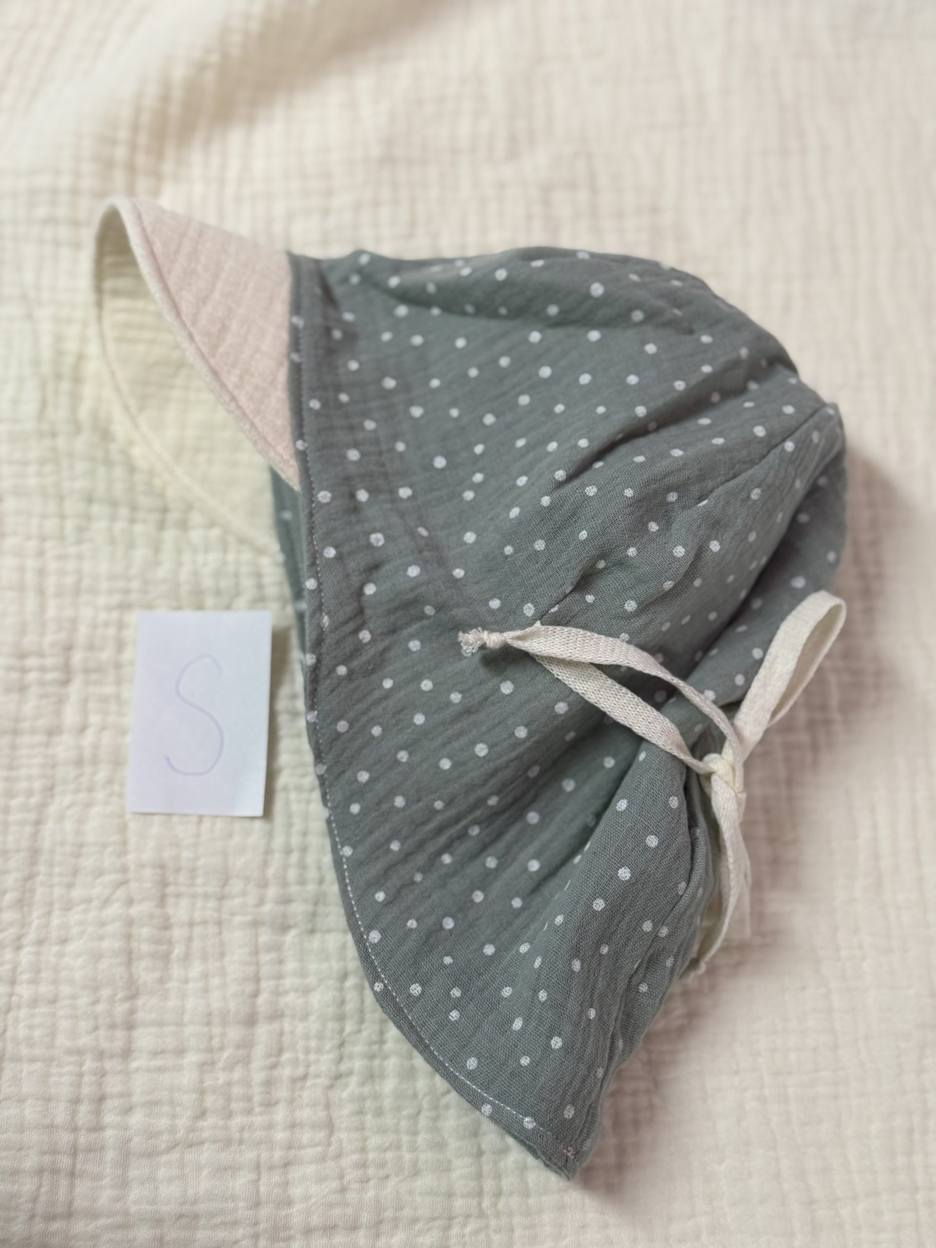 Sonnenhut Größe S (Grün weisse Punkte)