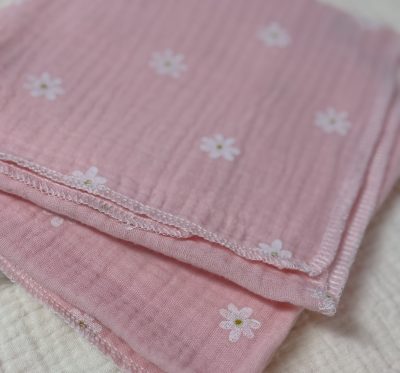 Musselin Halstuch (Rosa weisse Blumen)