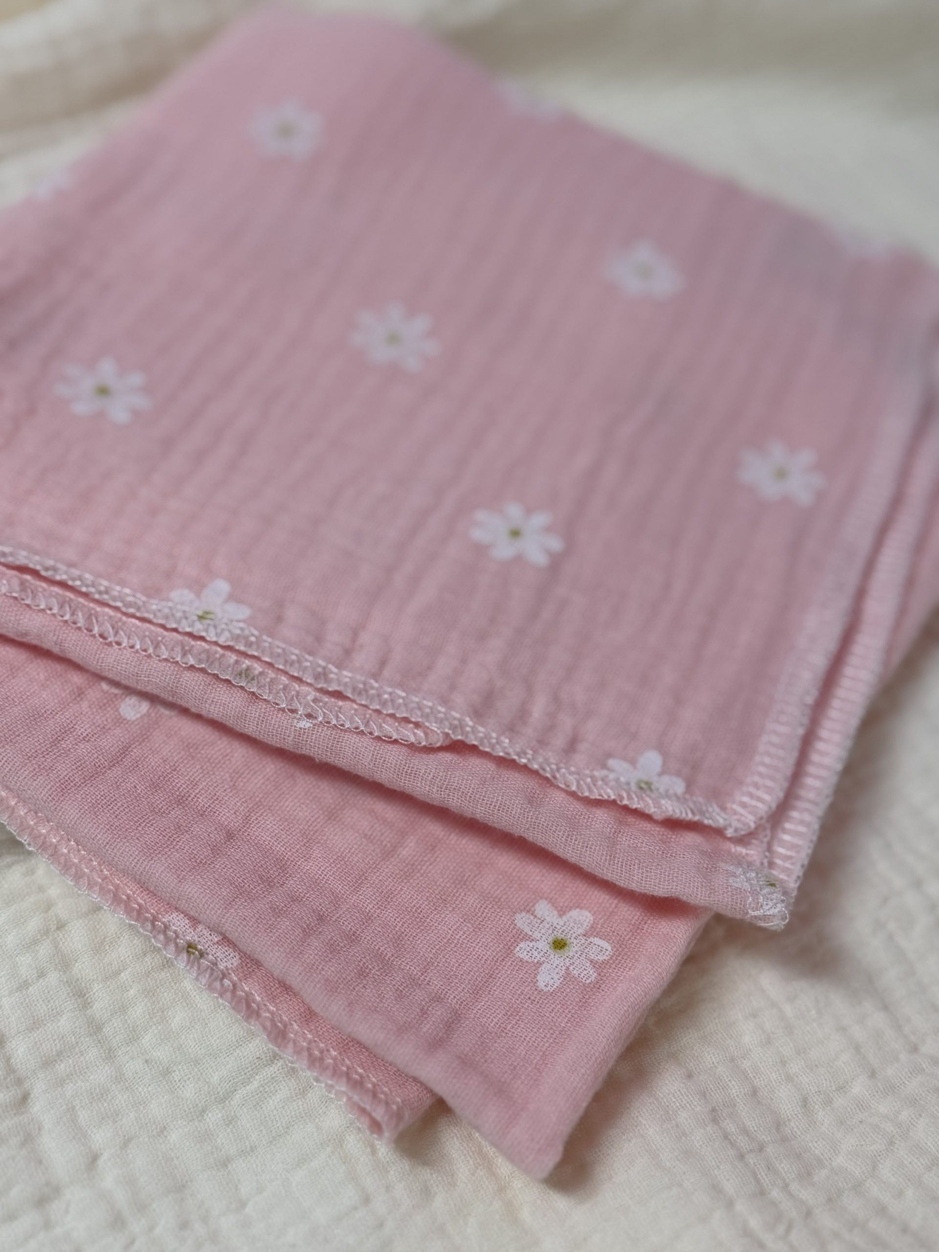 Musselin Halstuch (Rosa weisse Blumen)