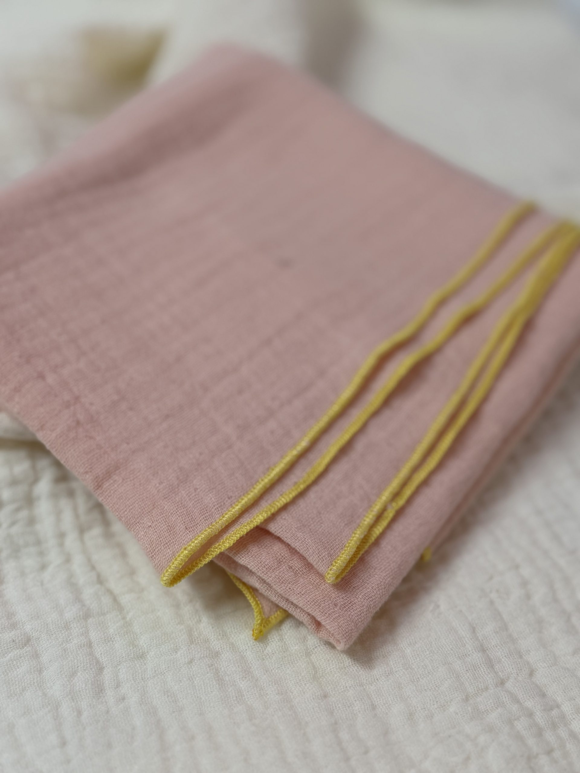 Musselin Halstuch (Rosa gelber Rand)