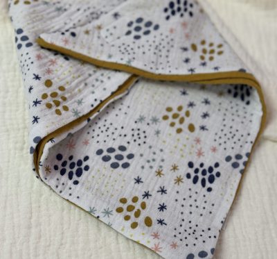 Dreieckstuch (Sterne und Punkte)