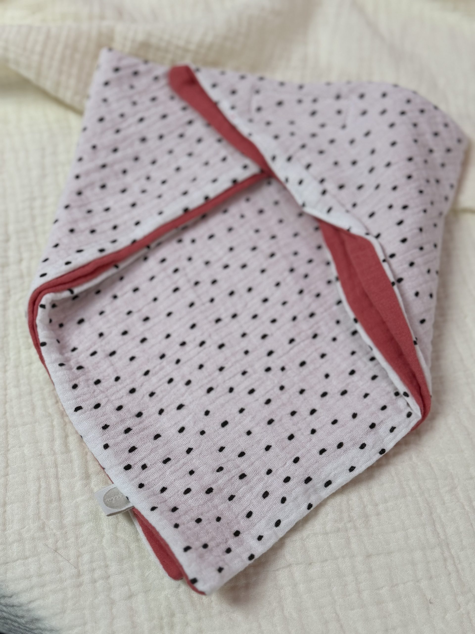 Dreieckstuch (Punkte schwarz weiss)